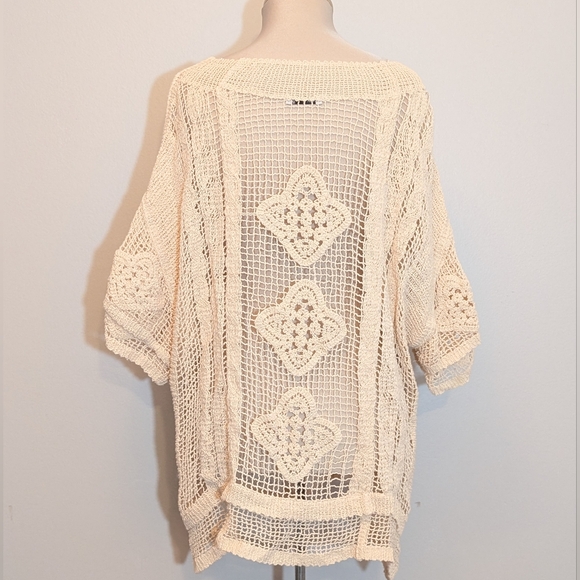 Dex Crochet Beige Beach Cover Up/Top - Picture 2 of 9